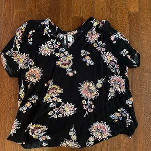 Old Navy XL short sleeve top floral